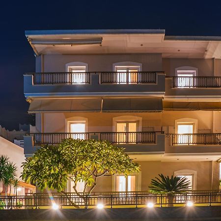 Vakakis-Me Apartments Palaiochora Eksteriør billede