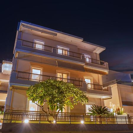 Vakakis-Me Apartments Palaiochora Eksteriør billede