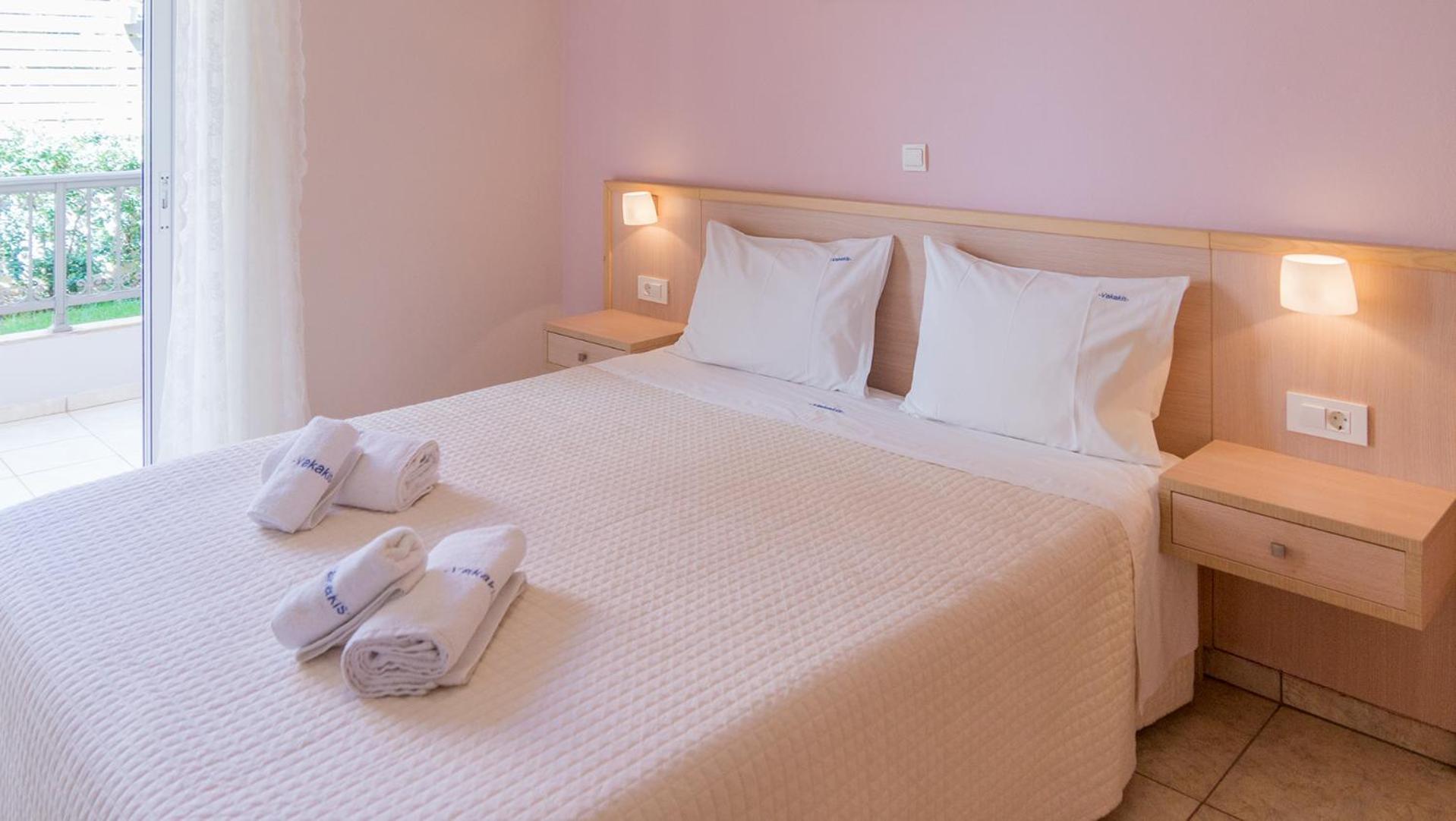 Vakakis-Me Apartments Palaiochora Eksteriør billede