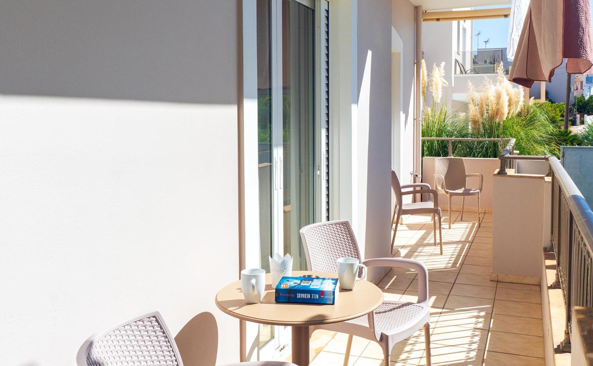 Vakakis-Me Apartments Palaiochora Eksteriør billede