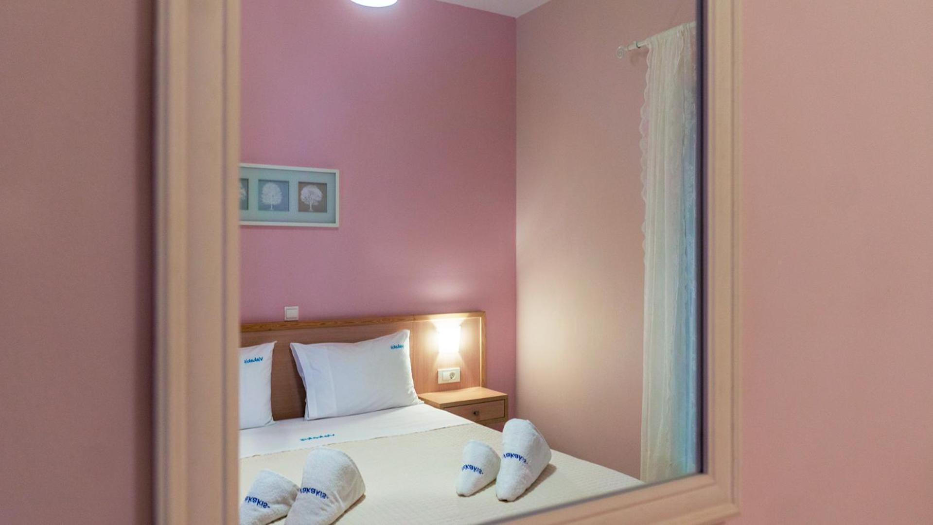 Vakakis-Me Apartments Palaiochora Eksteriør billede